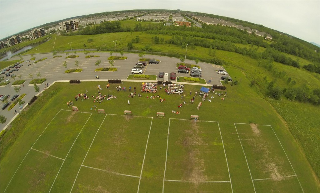 Photo aérienne prise par l'avion de Yves Auger en mode FPV, durant la fête du Canada à Boucherville (1er juillet 2013).