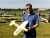 2000_funfly_martin-irvine-presentant-son-goon-un-racer-des-annees-30-ici-mu-par-un-astro-010